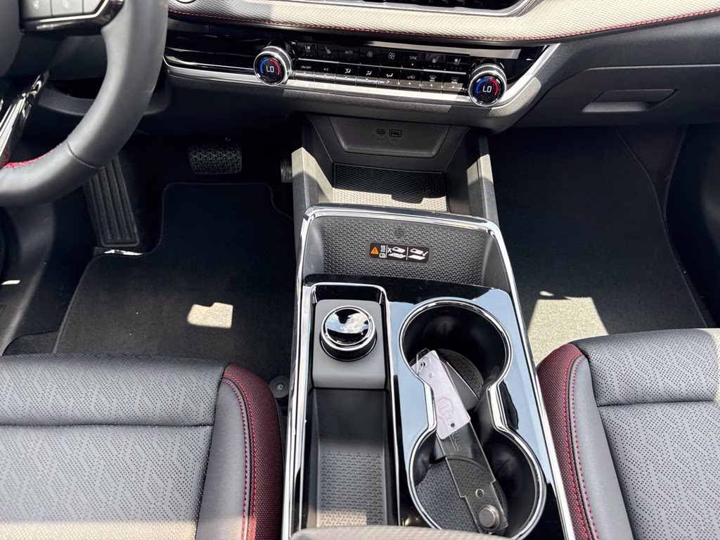 2027 Chevrolet Equinox RS - Photo 19
