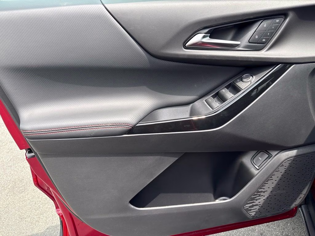 2027 Chevrolet Equinox RS - Photo 28