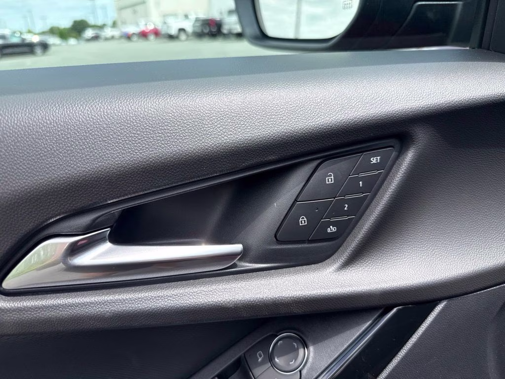 2027 Chevrolet Equinox RS - Photo 30