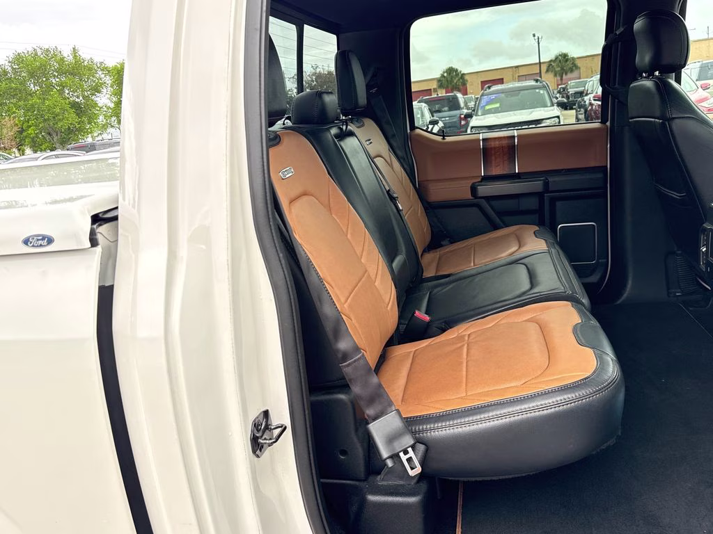 2017 White Platinum Clearcoat Metallic Ford F-150 Limited 4X4 Truck