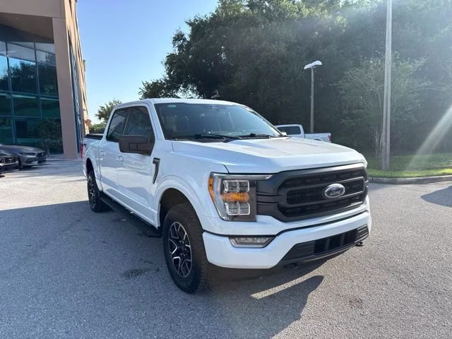 2023 Oxford White Ford F-150 XLT Crew Cab Pickup 4X4 Truck