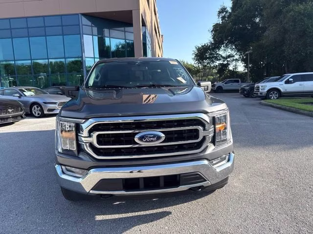 2023 Carbonized Gray Metallic Ford F-150 XLT Crew Cab Pickup 4X4 Truck