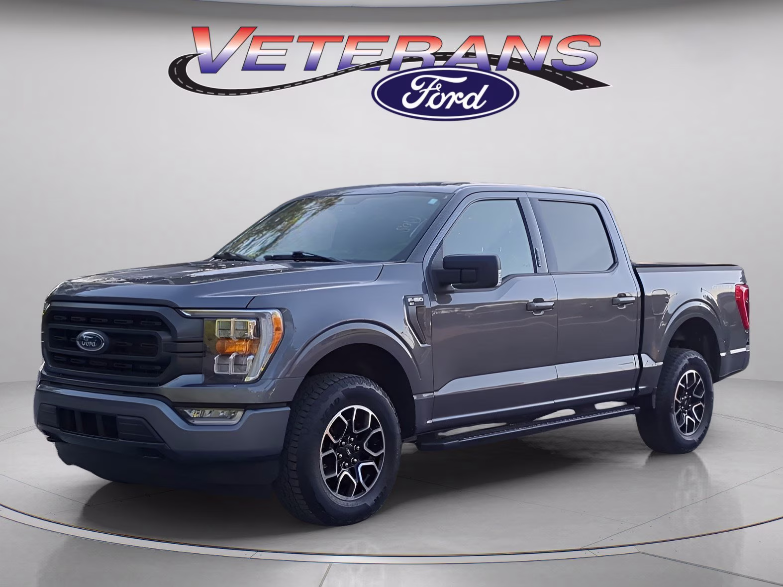 2023 Carbonized Gray Metallic Ford F-150 XLT Crew Cab Pickup 4X4 Truck