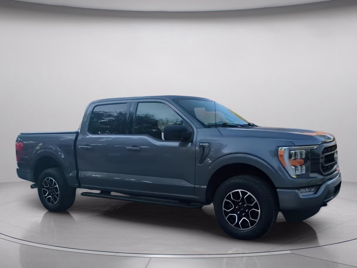 2023 Carbonized Gray Metallic Ford F-150 XLT Crew Cab Pickup 4X4 Truck