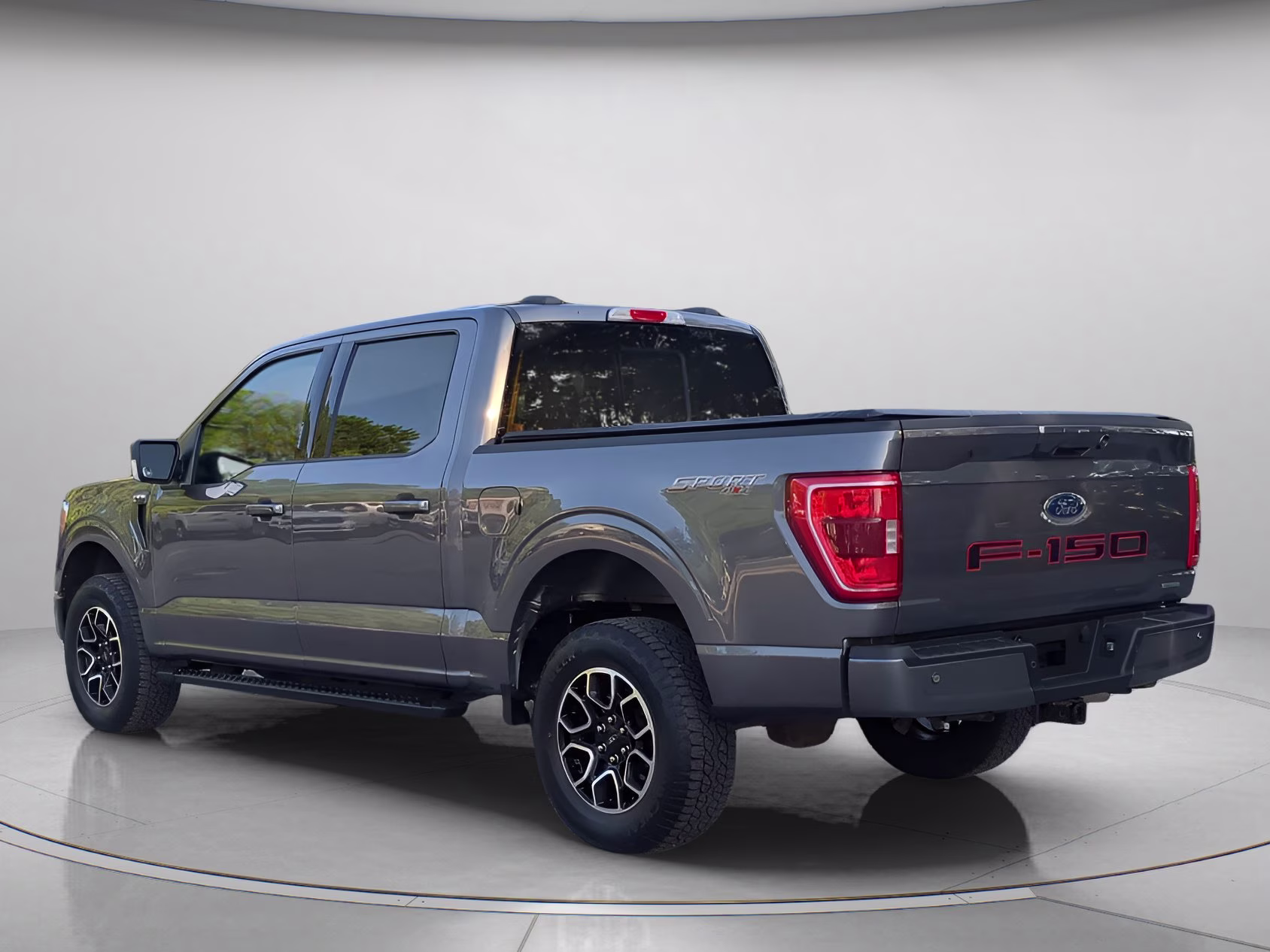2023 Carbonized Gray Metallic Ford F-150 XLT Crew Cab Pickup 4X4 Truck