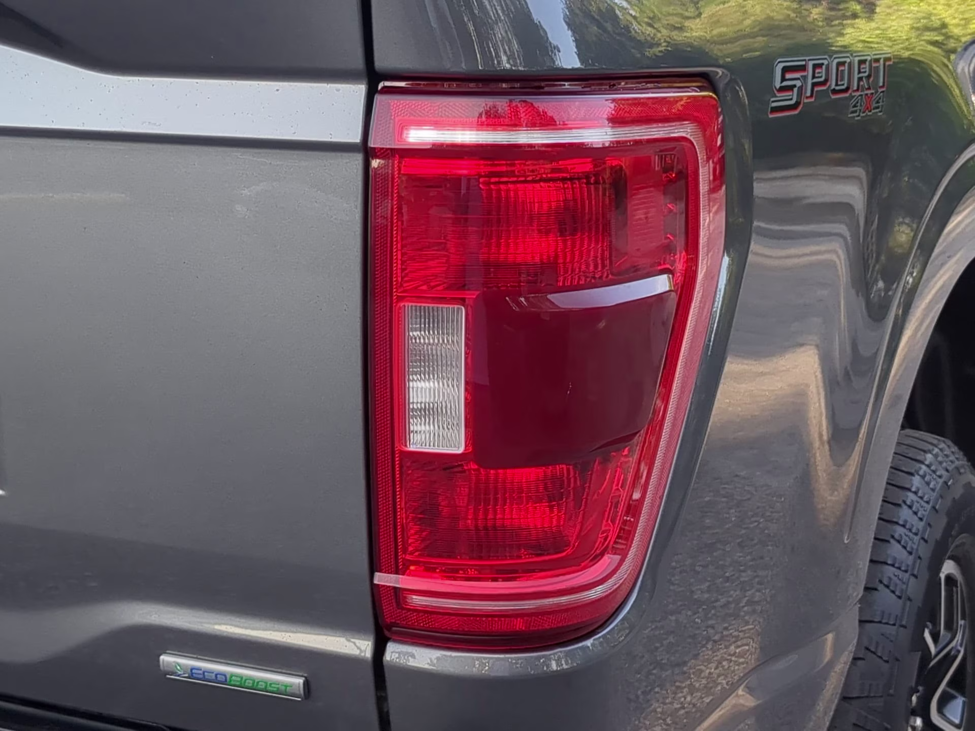 2023 Carbonized Gray Metallic Ford F-150 XLT Crew Cab Pickup 4X4 Truck