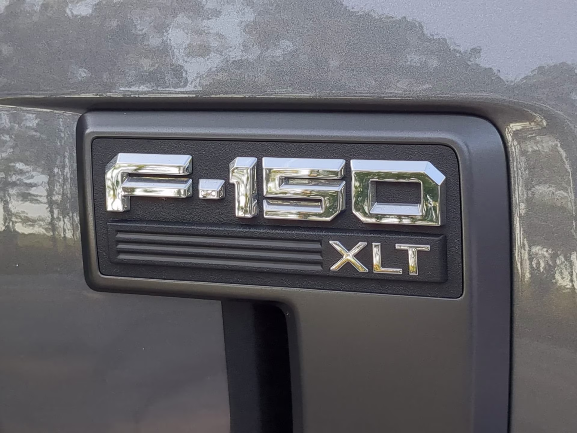 2023 Carbonized Gray Metallic Ford F-150 XLT Crew Cab Pickup 4X4 Truck