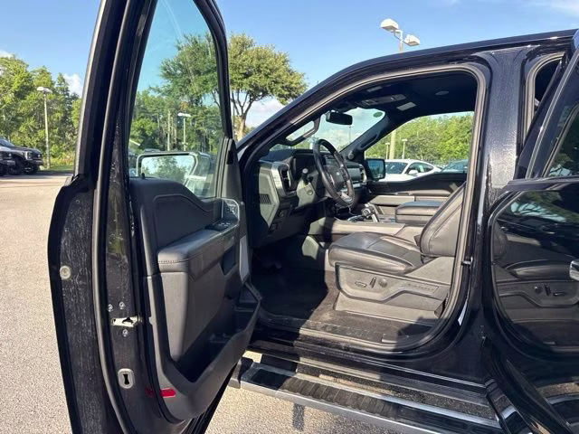 2024 Agate Black Metallic Ford F-150 LARIAT Crew Cab Pickup 4X4 Truck