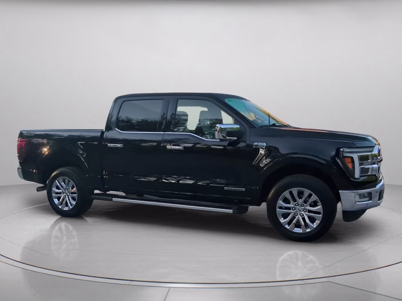 2024 Agate Black Metallic Ford F-150 LARIAT Crew Cab Pickup 4X4 Truck