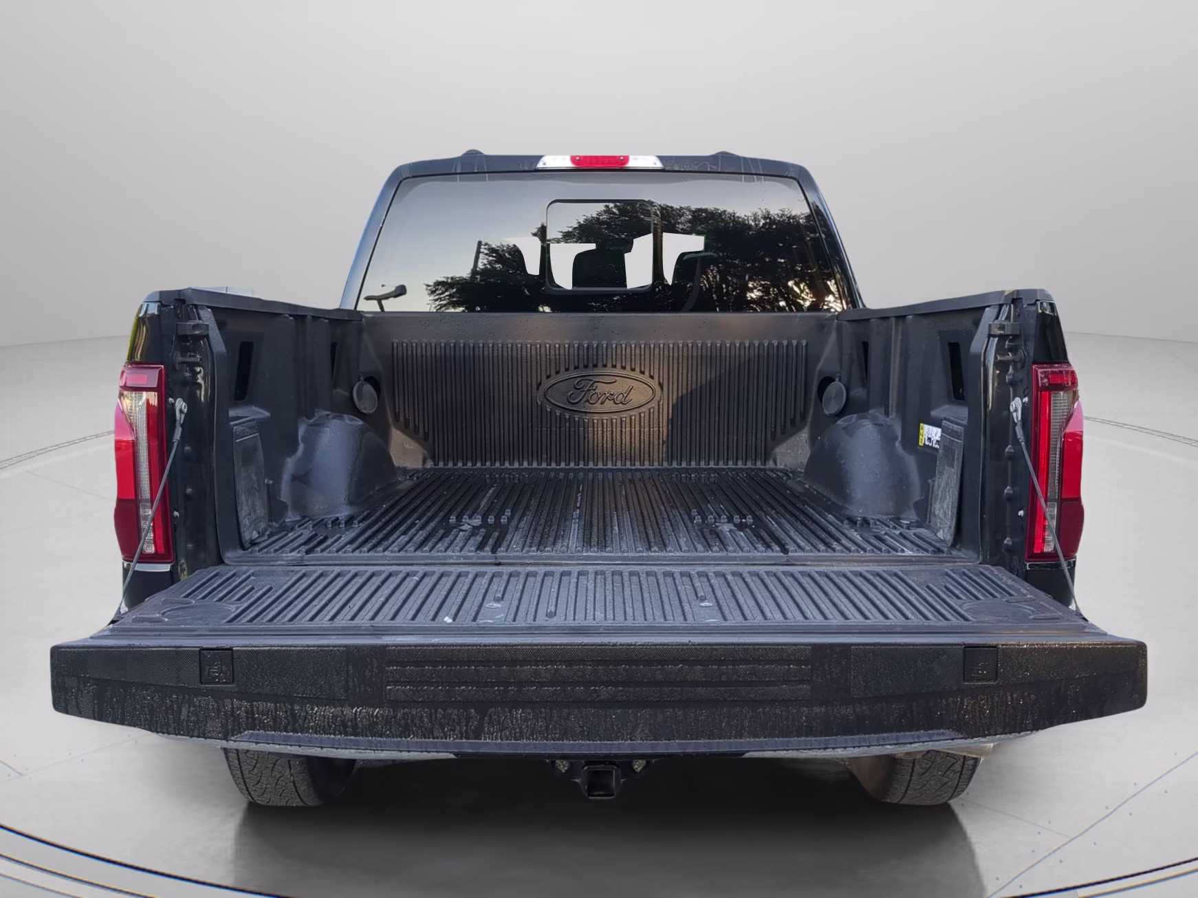 2024 Agate Black Metallic Ford F-150 LARIAT Crew Cab Pickup 4X4 Truck