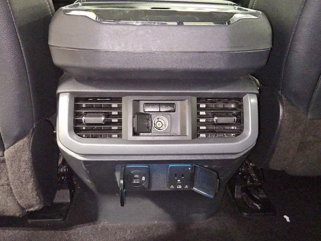 2023 Iconic Silver Metallic Ford F-150 Lariat 4X4 Truck