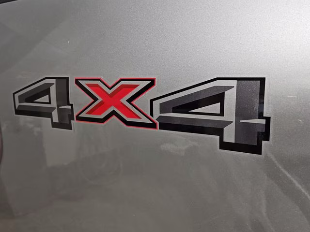 2023 Iconic Silver Metallic Ford F-150 Lariat 4X4 Truck