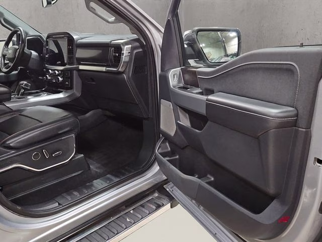 2023 Iconic Silver Metallic Ford F-150 Lariat 4X4 Truck