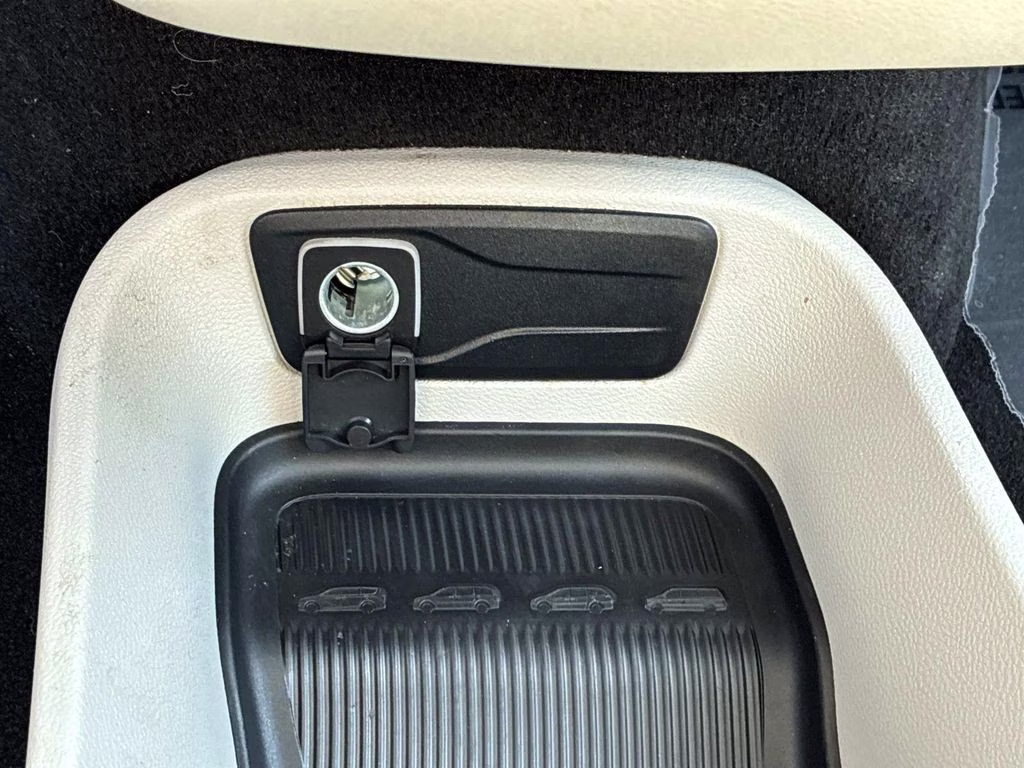 2023 Granite Crystal Metallic Clearcoat Chrysler Pacifica Touring L FWD Van