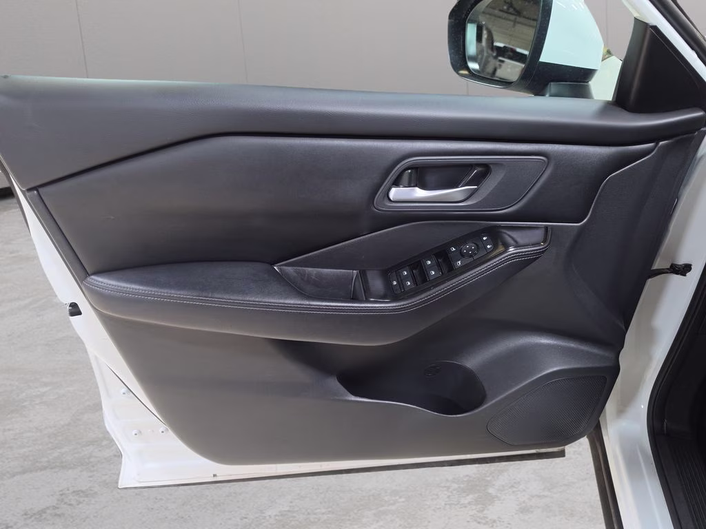 2025 Everest White Pearl Nissan Rogue SV AWD SUV