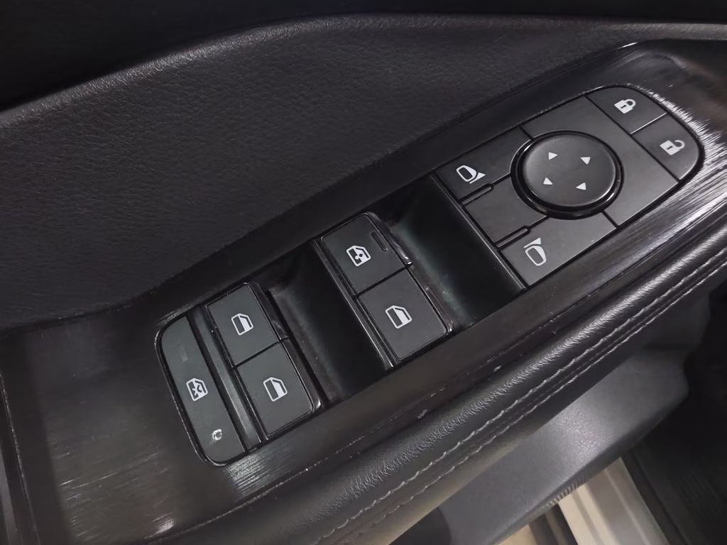 2025 Everest White Pearl Nissan Rogue SV AWD SUV