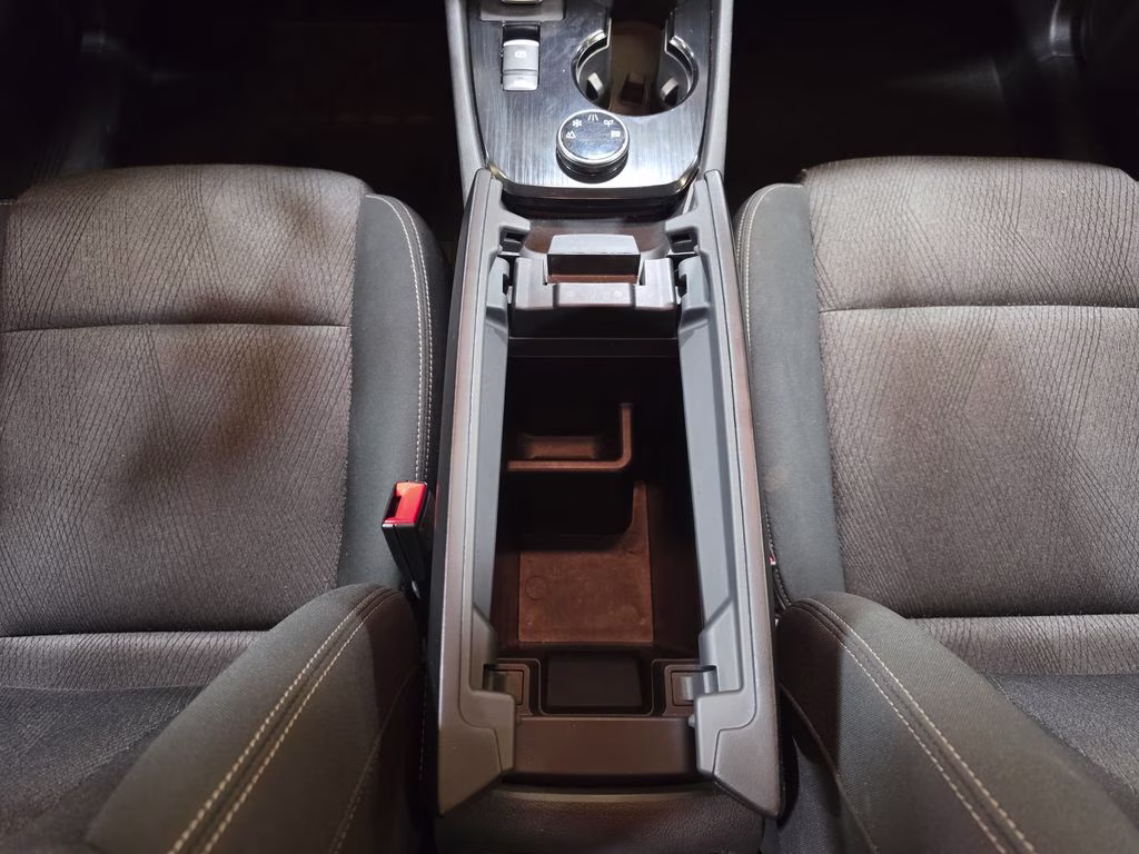 2025 Everest White Pearl Nissan Rogue SV AWD SUV
