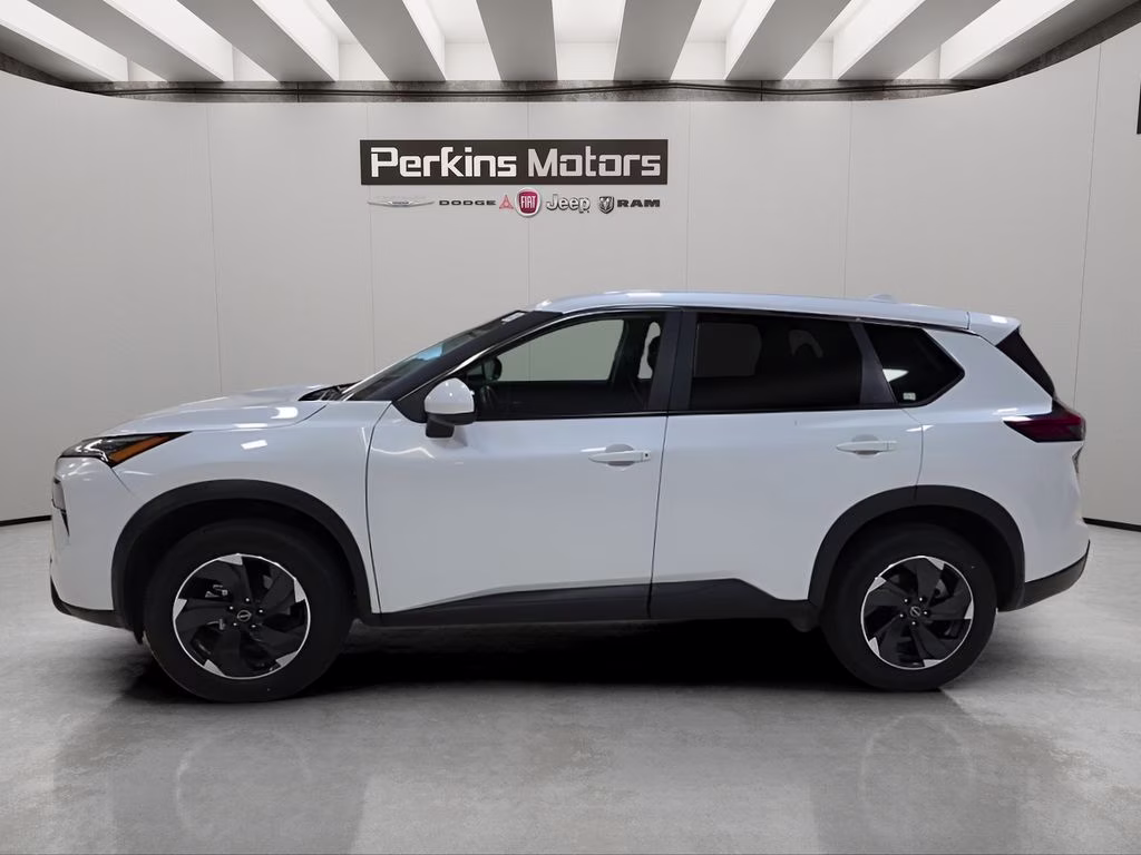 2025 Everest White Pearl Nissan Rogue SV AWD SUV