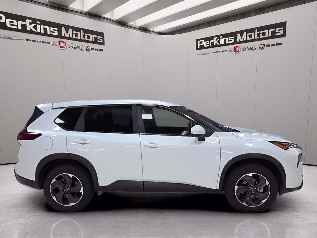 2025 Everest White Pearl Nissan Rogue SV AWD SUV