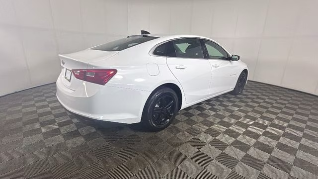 2022 White Chevrolet Malibu LS FWD Sedan