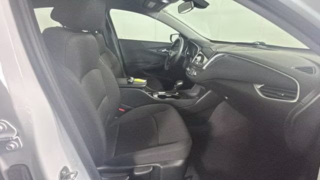 2022 White Chevrolet Malibu LS FWD Sedan