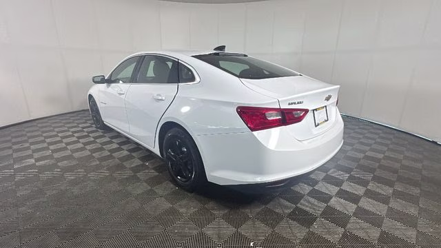 2022 White Chevrolet Malibu LS FWD Sedan