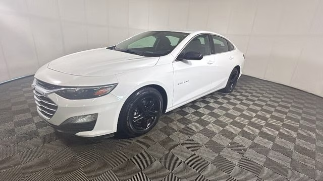 2022 White Chevrolet Malibu LS FWD Sedan