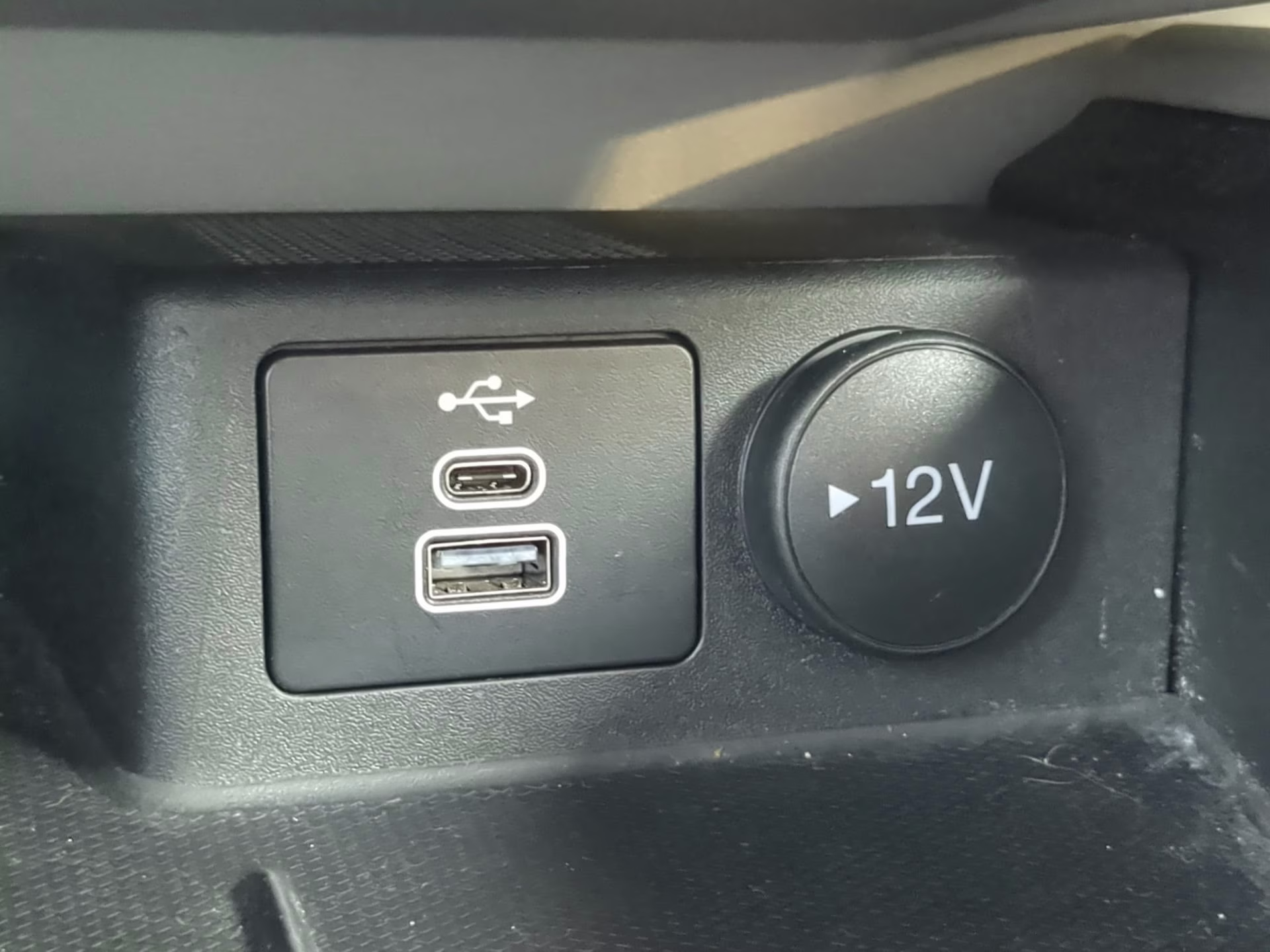 2024 Agate Black Metallic Ford Escape Active FWD SUV
