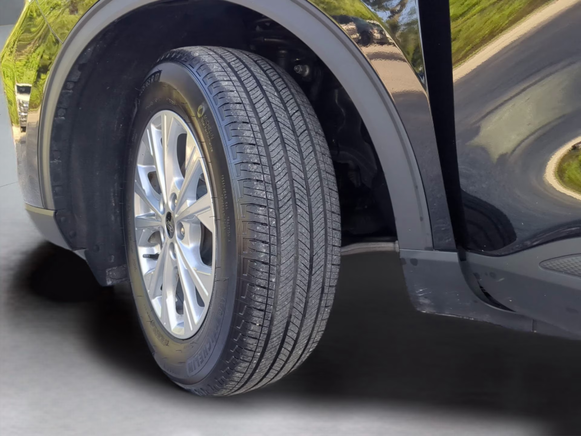 2024 Agate Black Metallic Ford Escape Active FWD SUV