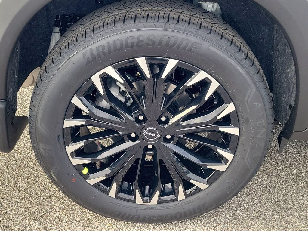 2026 Everest White Pearl Tricoat Nissan Rogue Dark Armor FWD SUV