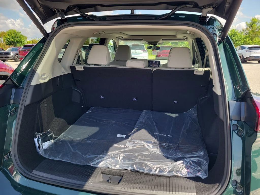 2026 Obsidian Green Nissan Rogue Dark Armor FWD SUV