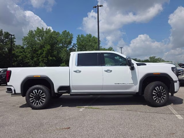 2026 Summit White GMC Sierra 2500HD Denali Ultimate 4X4 Truck
