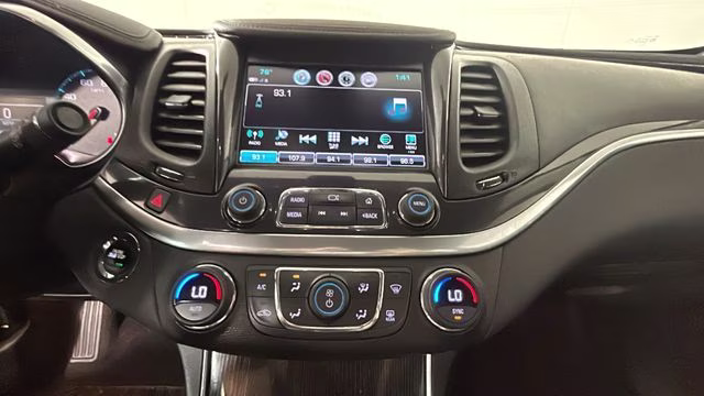 2018 Silver Ice Metallic Chevrolet Impala LT FWD Sedan
