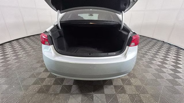 2018 Silver Ice Metallic Chevrolet Impala LT FWD Sedan
