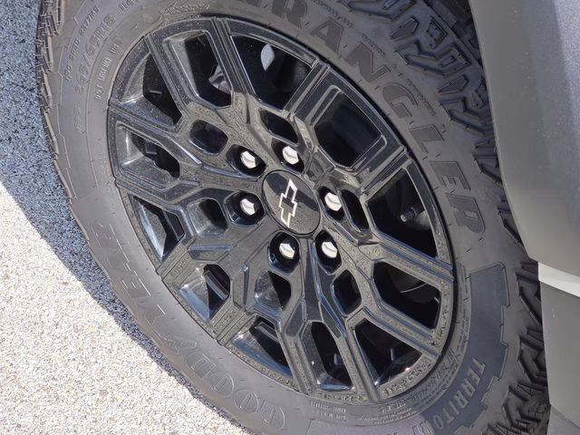 2026 White Sands Chevrolet Colorado Trail Boss 4X4 Truck