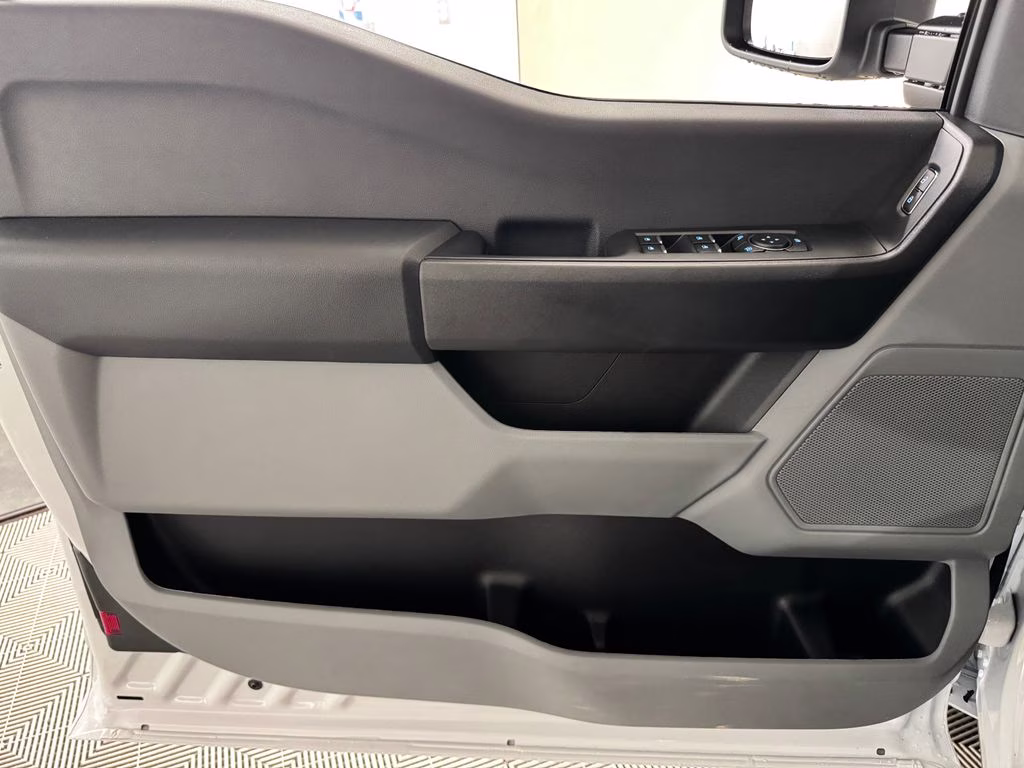 2026 Oxford White Ford Super Duty F-250 SRW XL RWD Truck