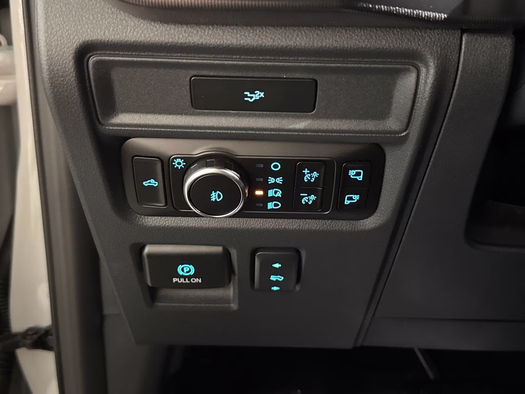 2026 Avalanche Ford F-150 Lariat 4X4 Truck