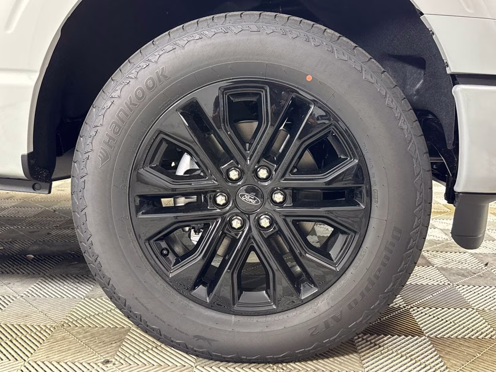 2026 Avalanche Ford F-150 Lariat 4X4 Truck