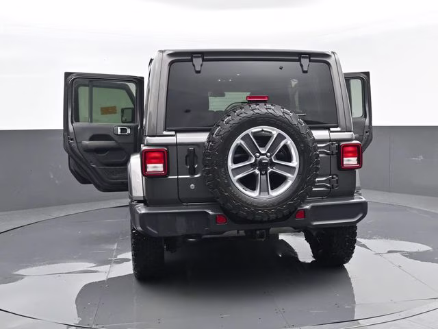 2019 Granite Crystal Metallic Clearcoat Jeep Wrangler Unlimited Sahara 4X4 SUV