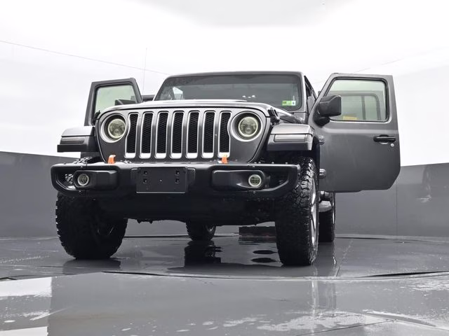 2019 Granite Crystal Metallic Clearcoat Jeep Wrangler Unlimited Sahara 4X4 SUV