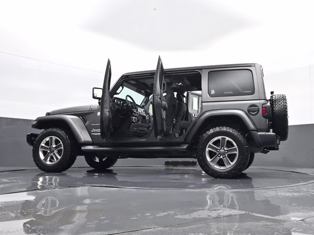 2019 Granite Crystal Metallic Clearcoat Jeep Wrangler Unlimited Sahara 4X4 SUV