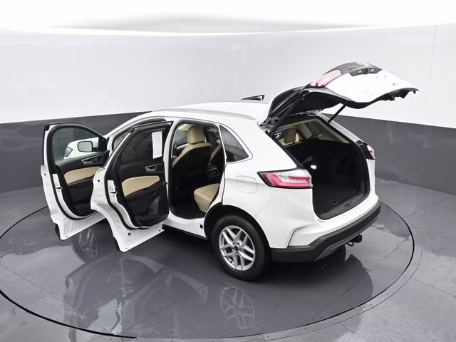 2021 White Metallic Ford Edge SEL AWD SUV