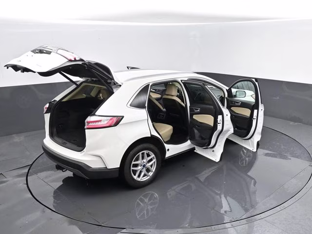 2021 White Metallic Ford Edge SEL AWD SUV
