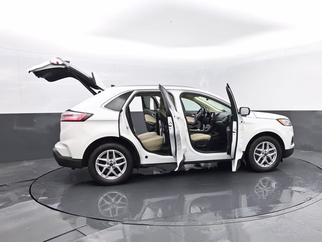 2021 White Metallic Ford Edge SEL AWD SUV