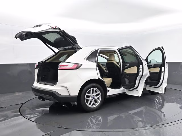 2021 White Metallic Ford Edge SEL AWD SUV