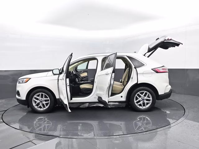 2021 White Metallic Ford Edge SEL AWD SUV