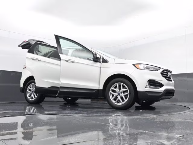 2021 White Metallic Ford Edge SEL AWD SUV