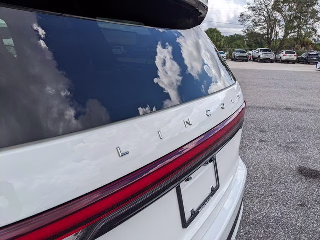 2025 White Metallic Lincoln Aviator Reserve AWD SUV