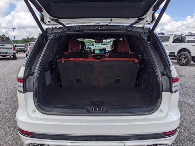 2025 White Metallic Lincoln Aviator Reserve AWD SUV