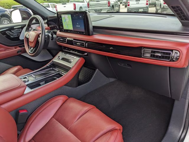 2025 White Metallic Lincoln Aviator Reserve AWD SUV